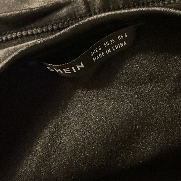 Leather crop top - Picture 3 of 3